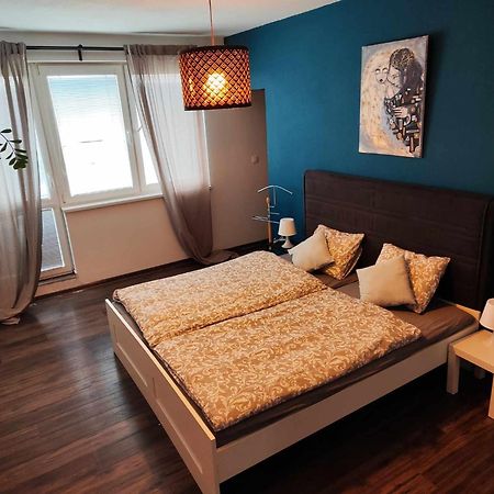 Апартаменти Apartman Dominika Rovinka Екстер'єр фото